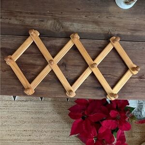 Expandable Wooden Wall Rack